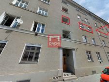 Pronjem bytu 1+1, 52m<sup>2</sup>, Olomouc, meralova, 10.500,- K/msc