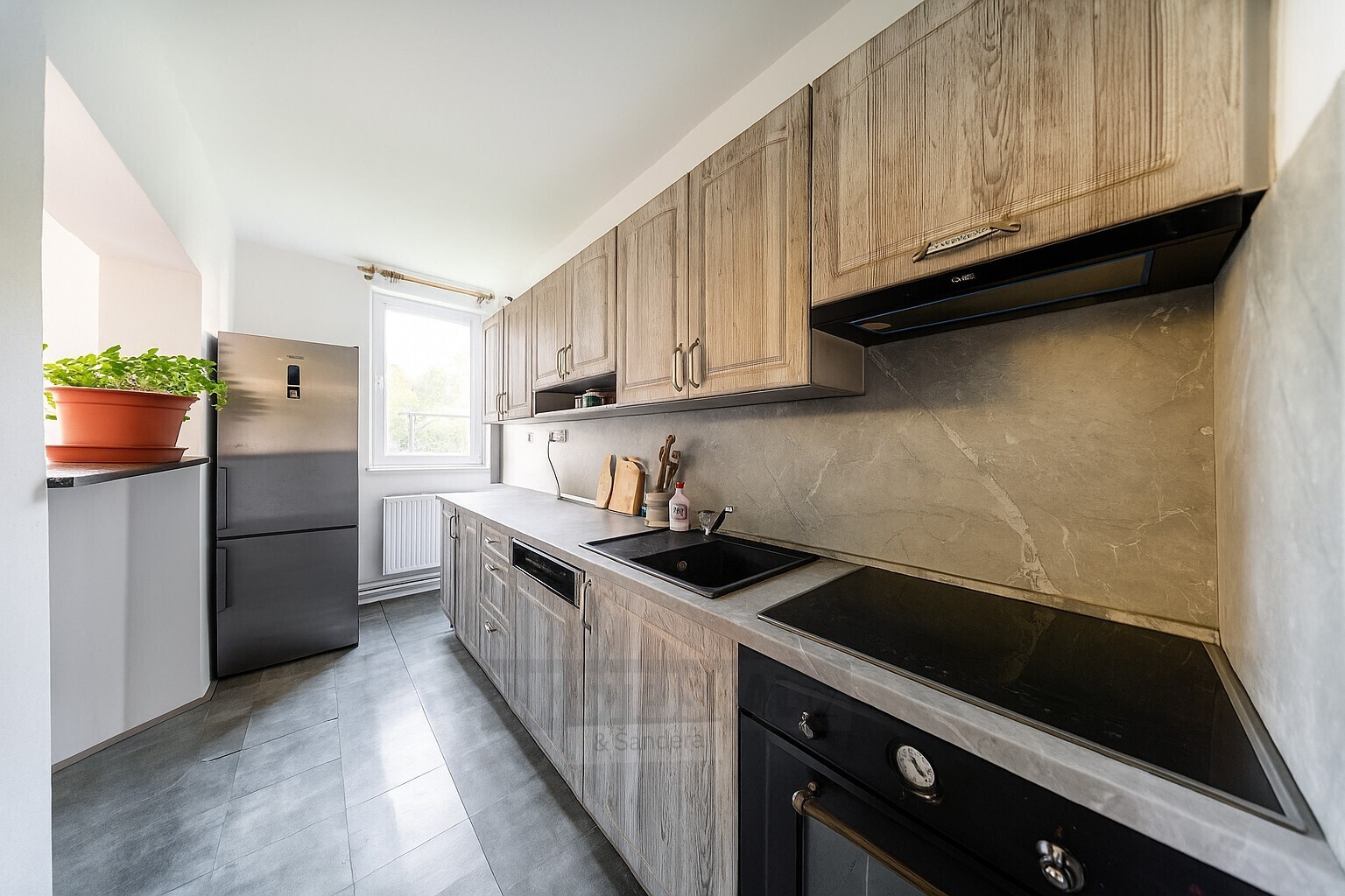 ChatGPT Image Oct 21, 2025, 09_44_14 AM.jpg