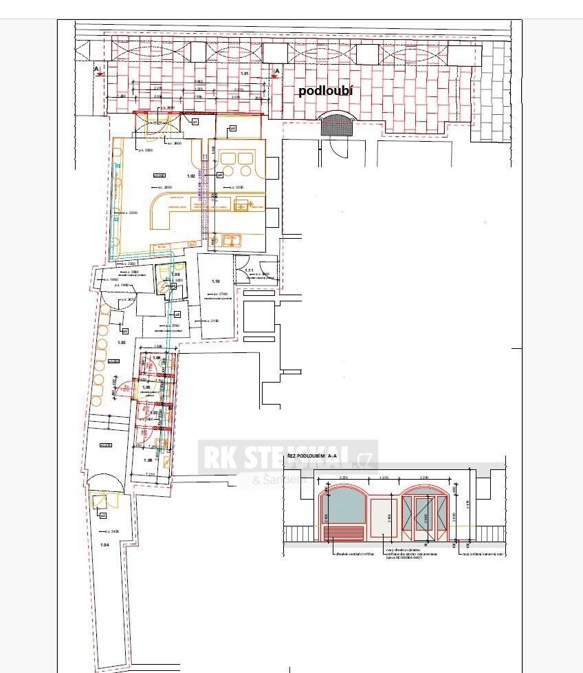 půdorys nebytového prostoru 1NP a hlavní vstup dům