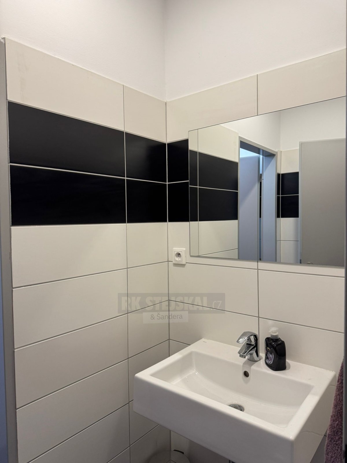 jWhatsApp Image 2025-11-07 at 09.42.58 (1).jpg