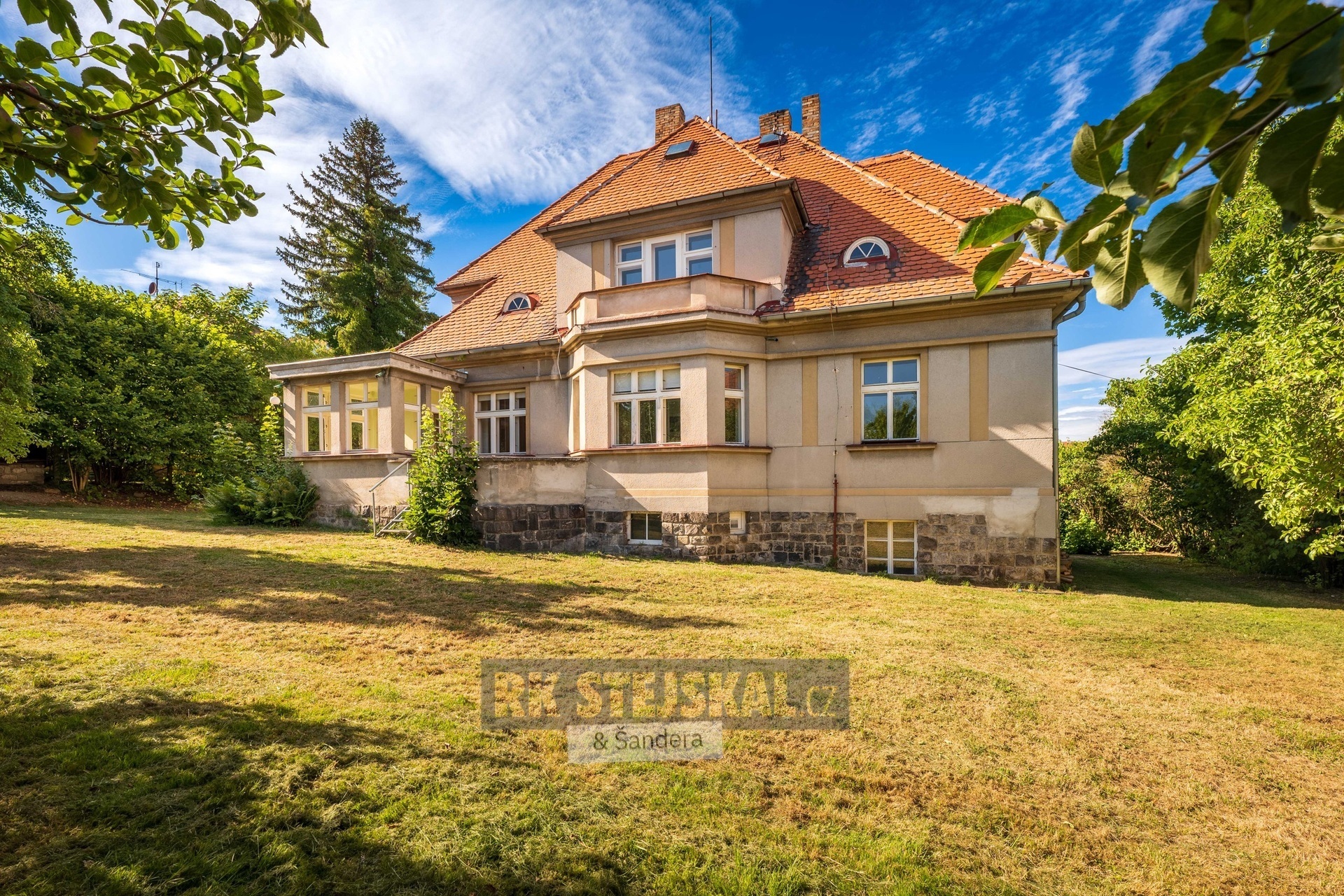 P1483837-HDR