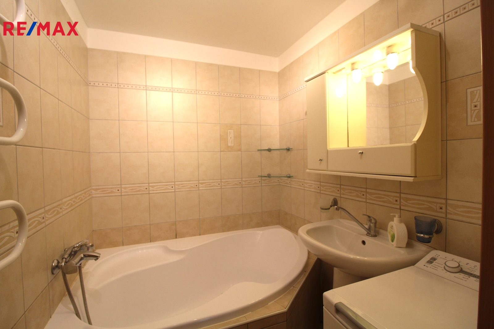 koupelna větší než standard v paneláku