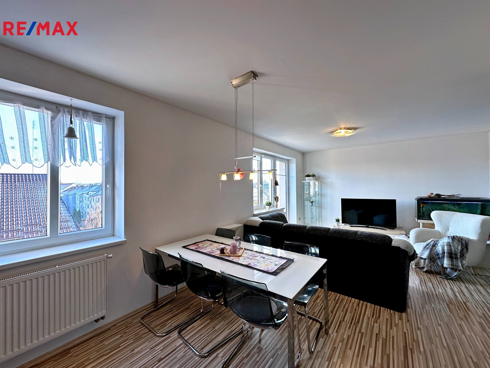 Obývací pokoj + kk