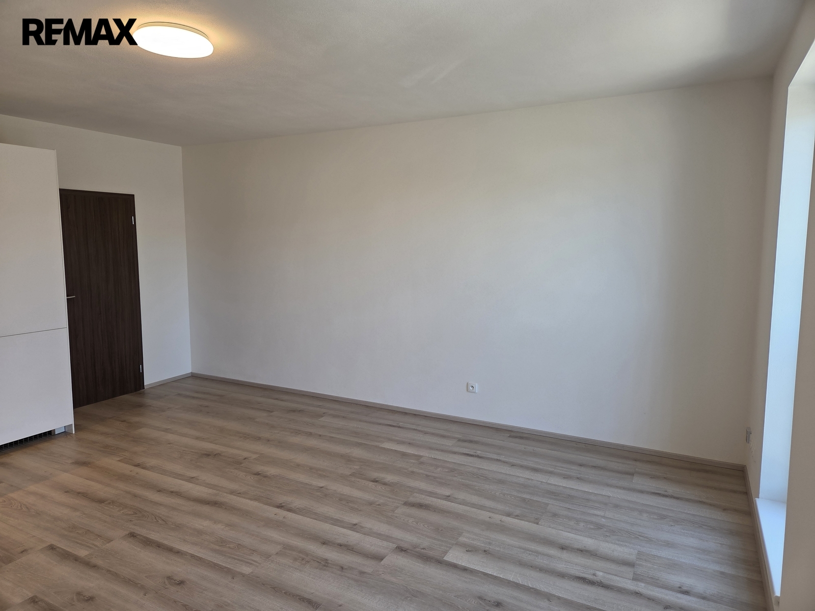 Obytná místnost + kk