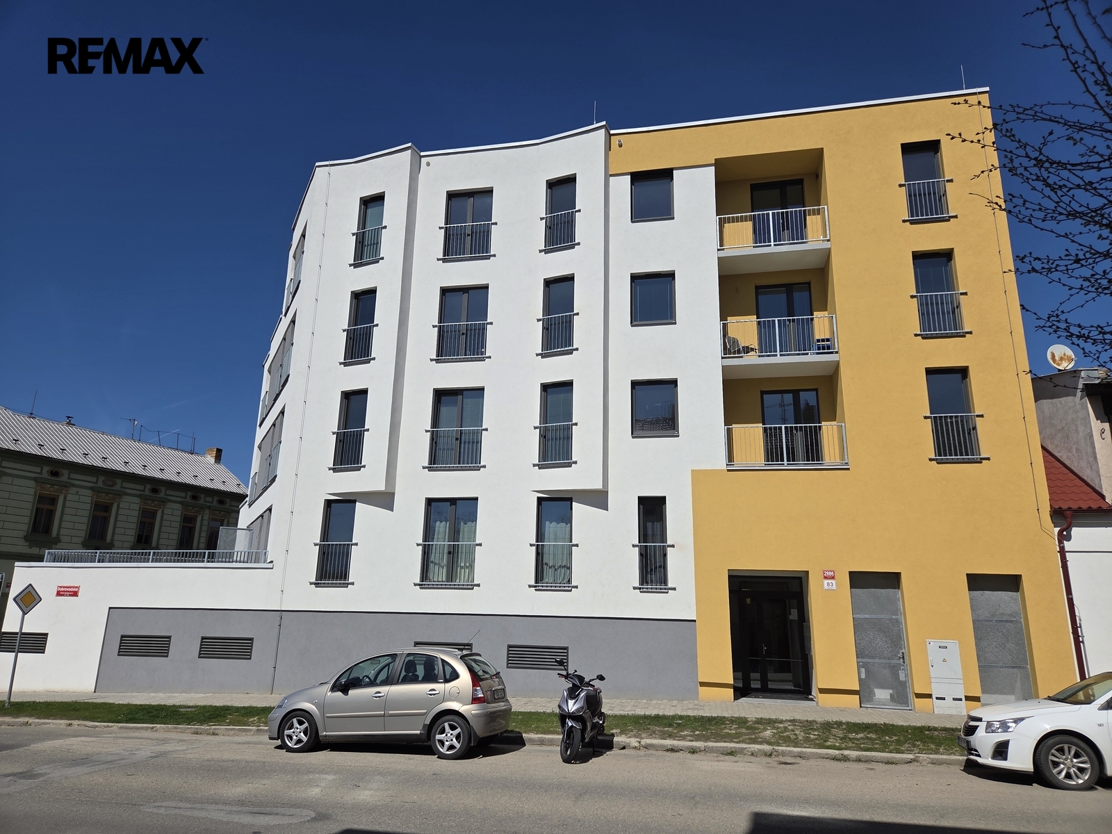 Pohled na dům - hl. vstup