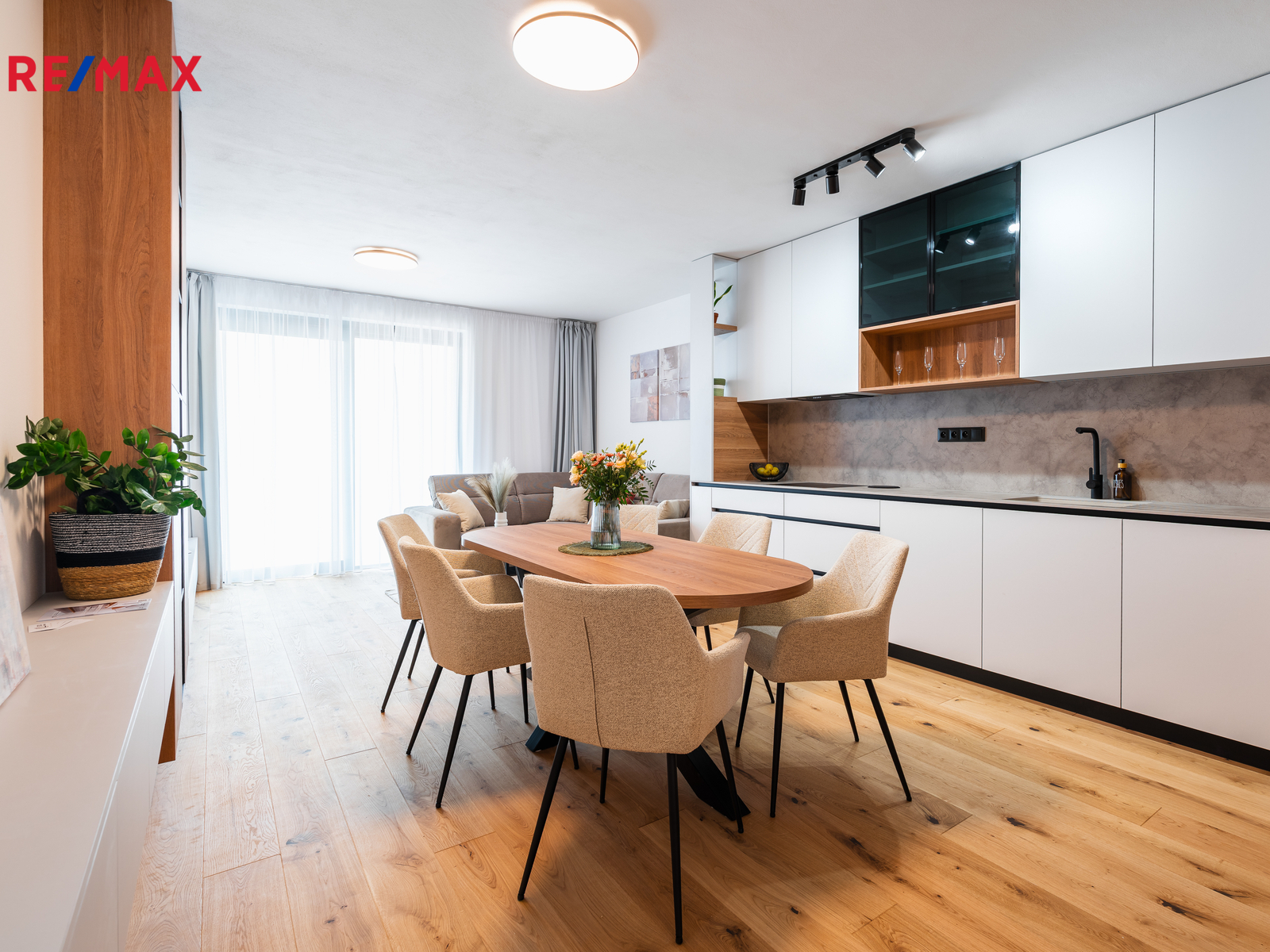 Posuvné okno HS portál - výstup na balkon