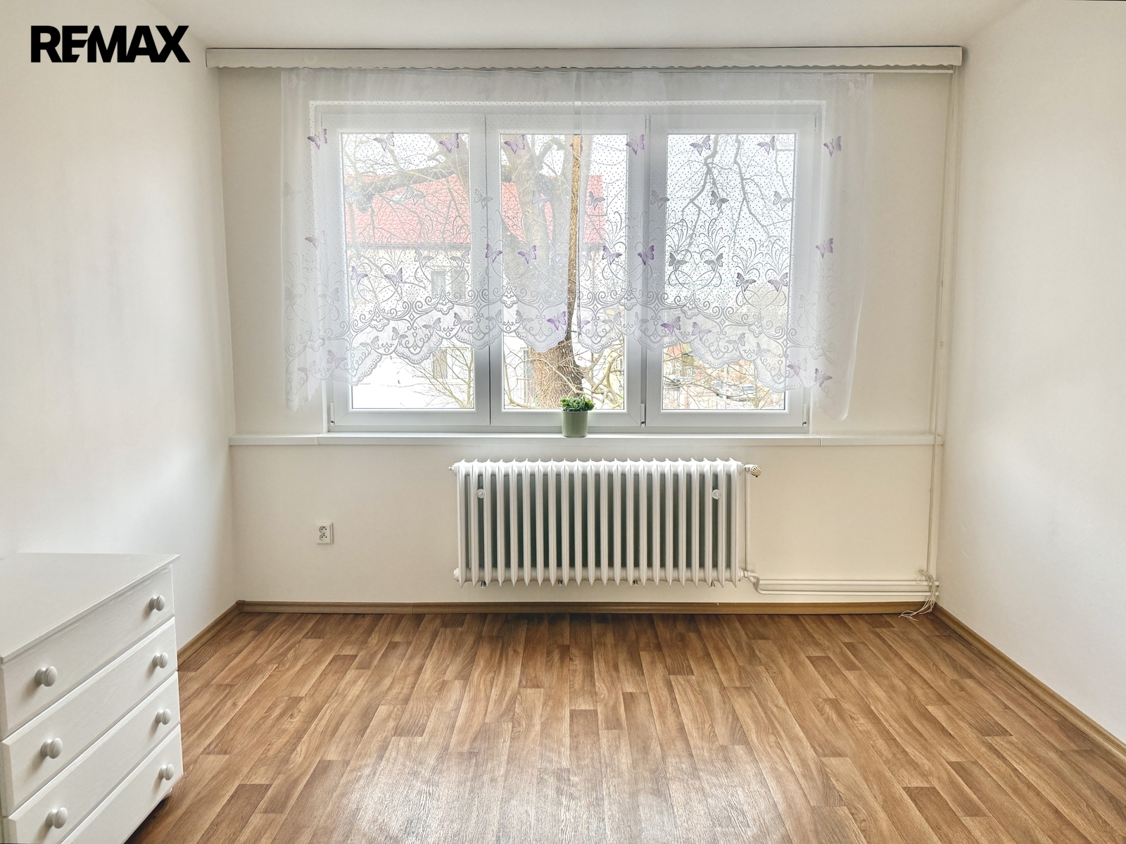 2. neprůchozí pokoj