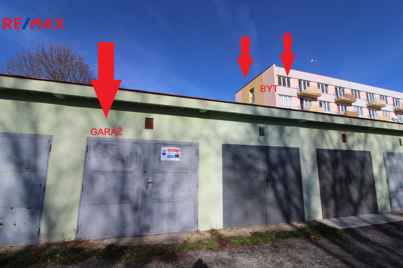 k bytu lze dokoupit garáž