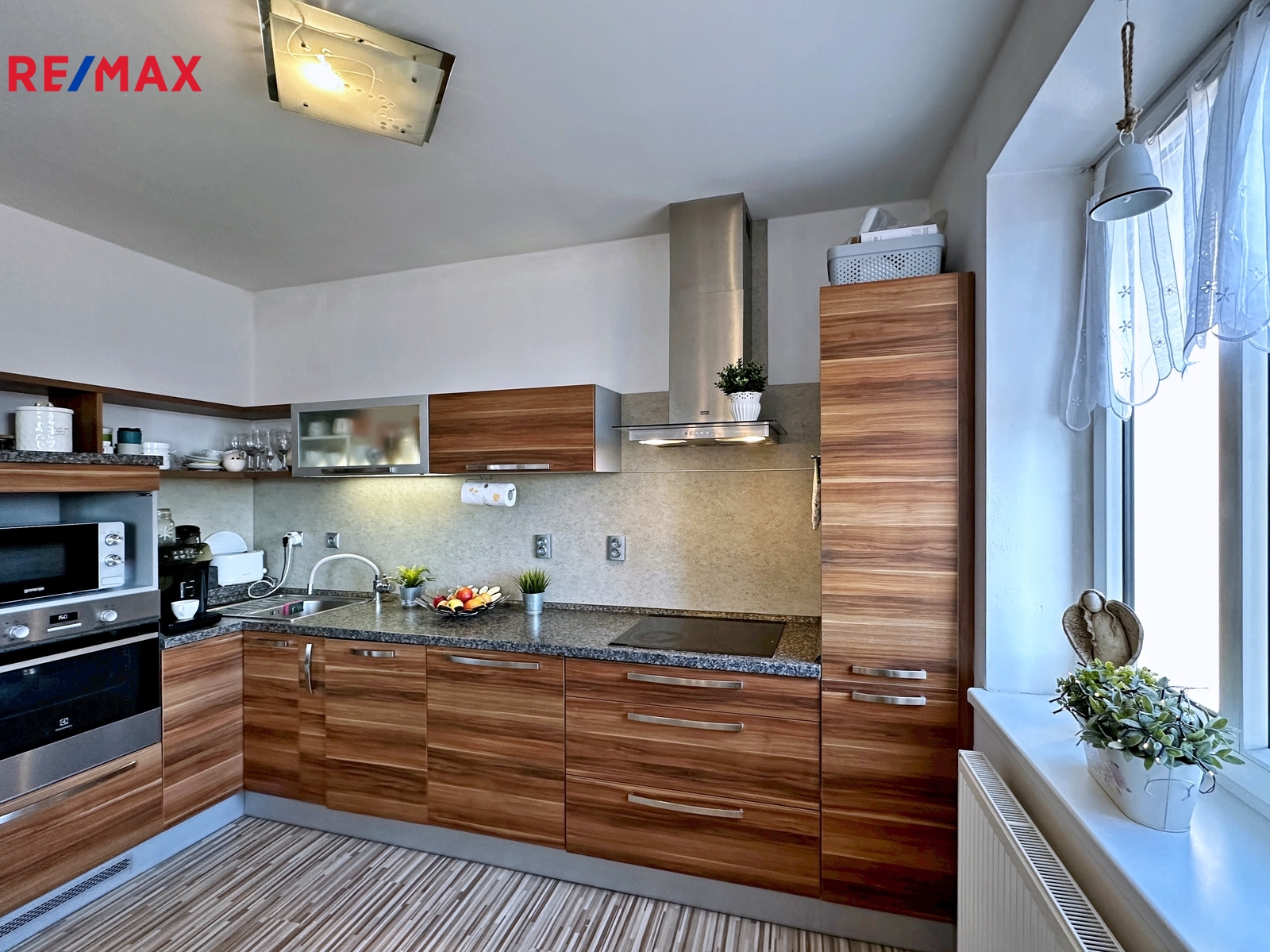 Obývací pokoj + kk