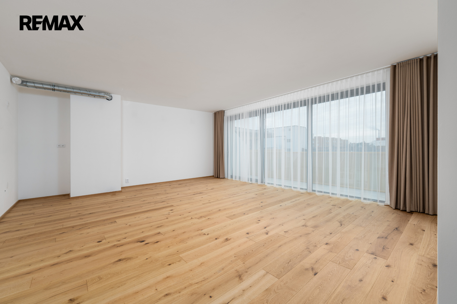 Obytná místnost + kk