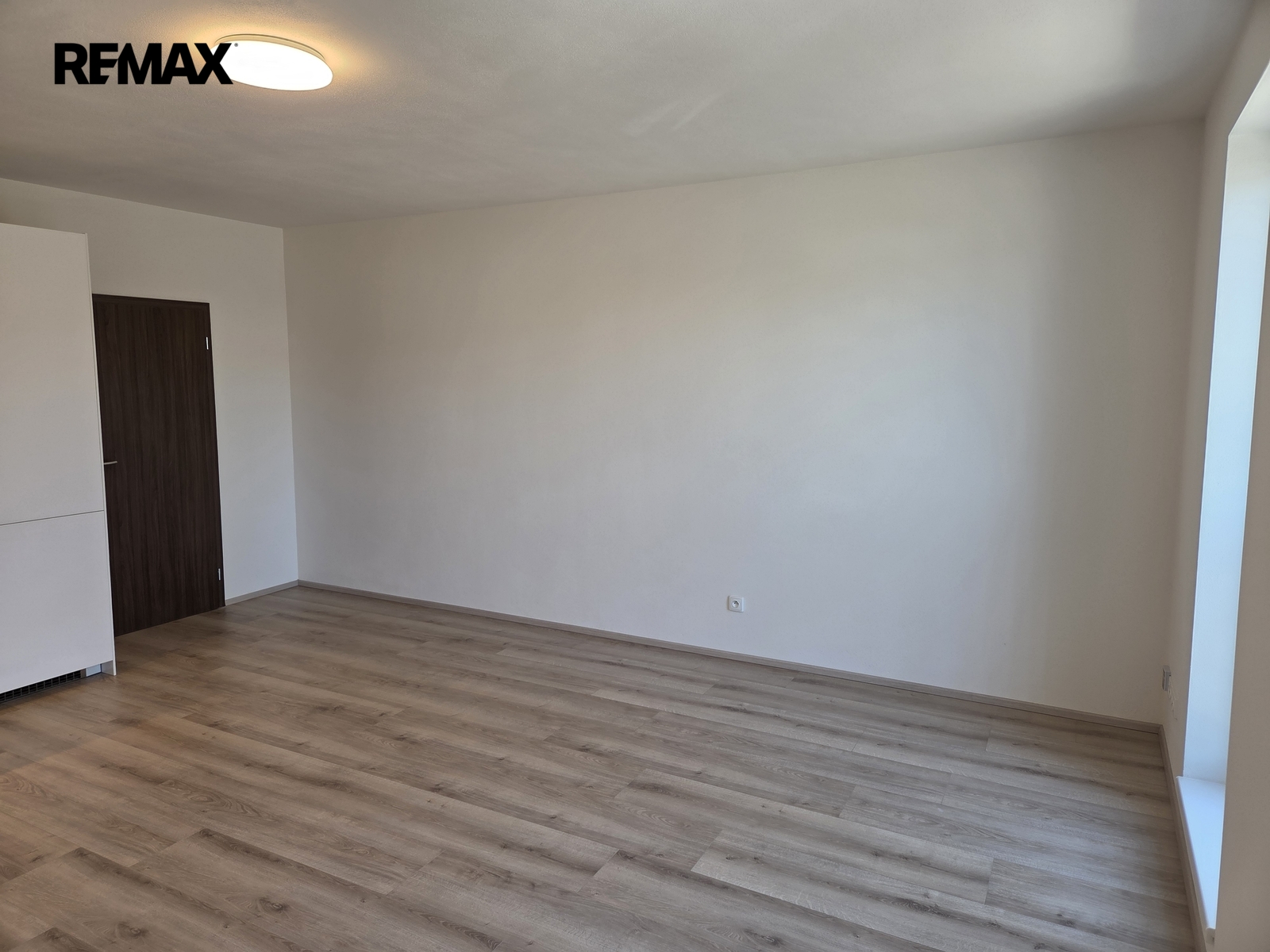 Obytná místnost + kk