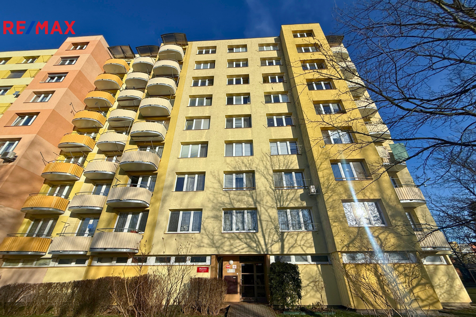 pohled na panelový dům