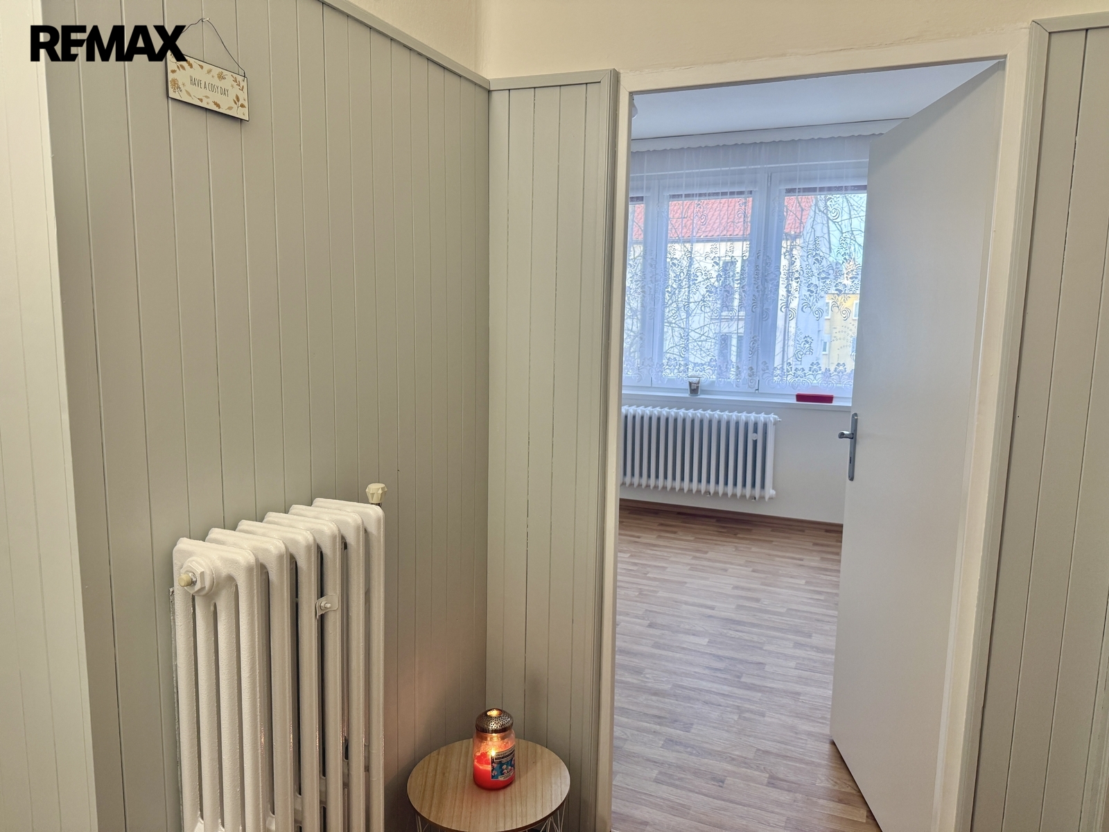 1. neprůchozí pokoj