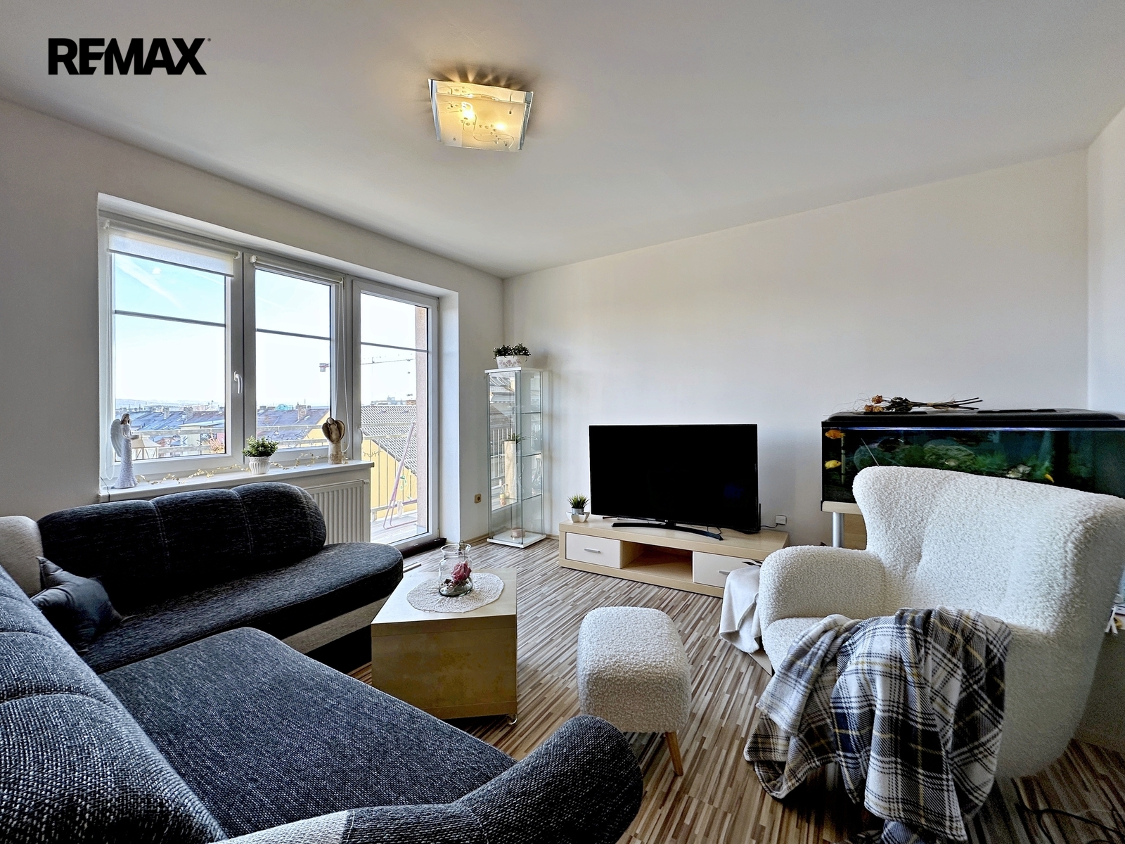 Obývací pokoj + kk