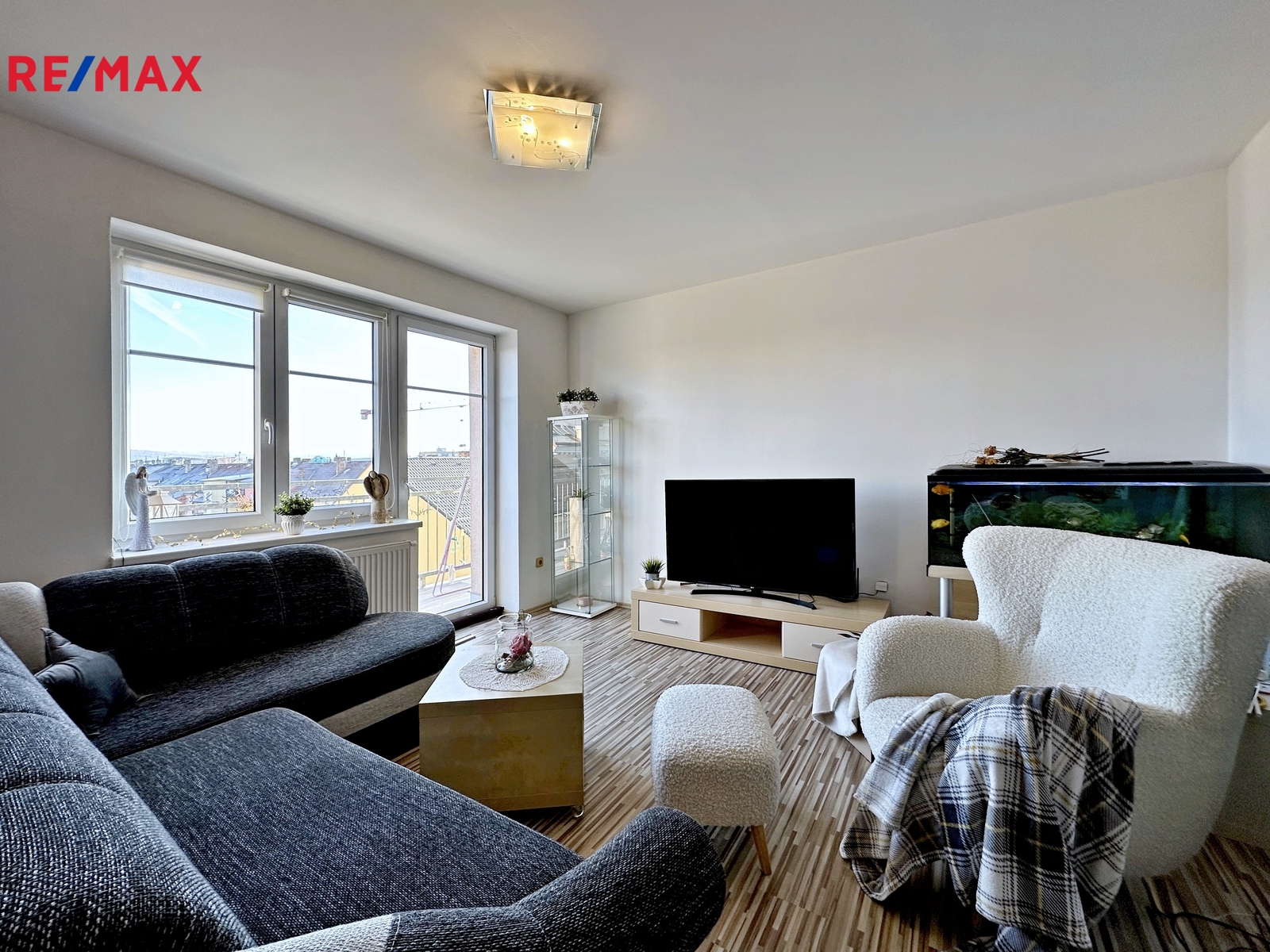 Obývací pokoj + kk