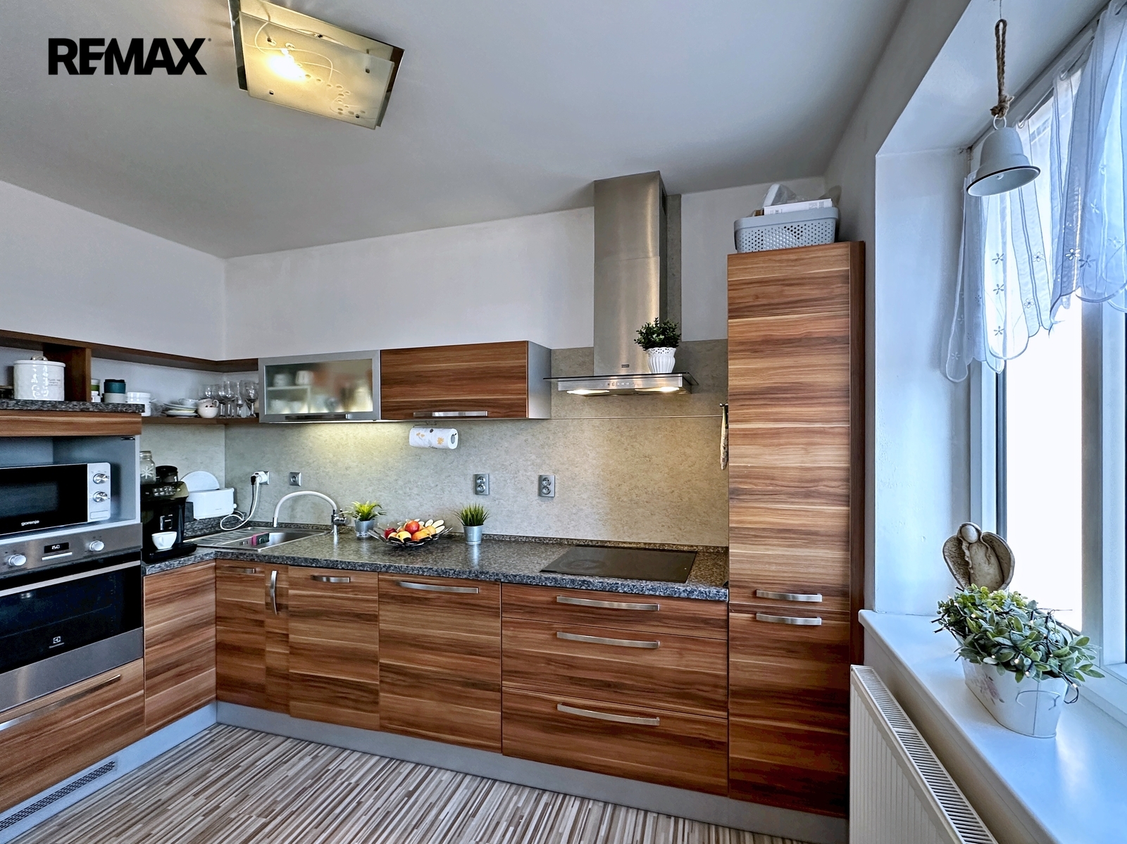 Obývací pokoj + kk