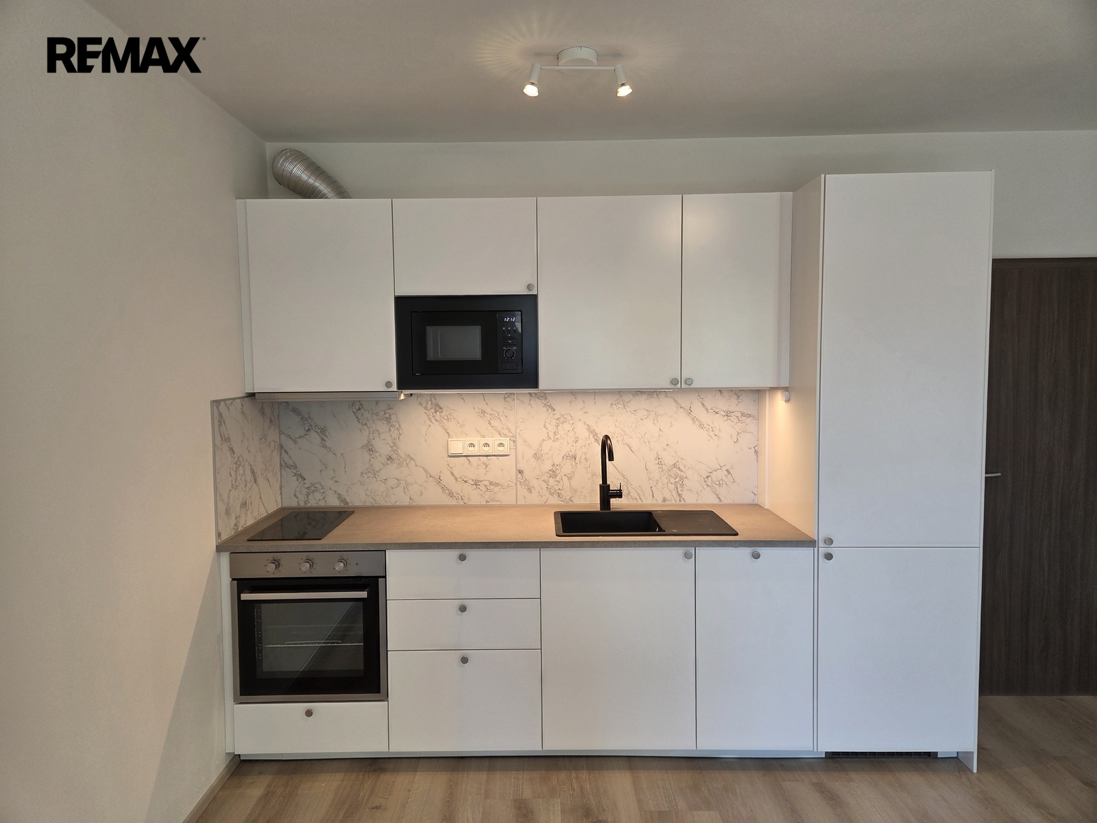 Obytná místnost + kk