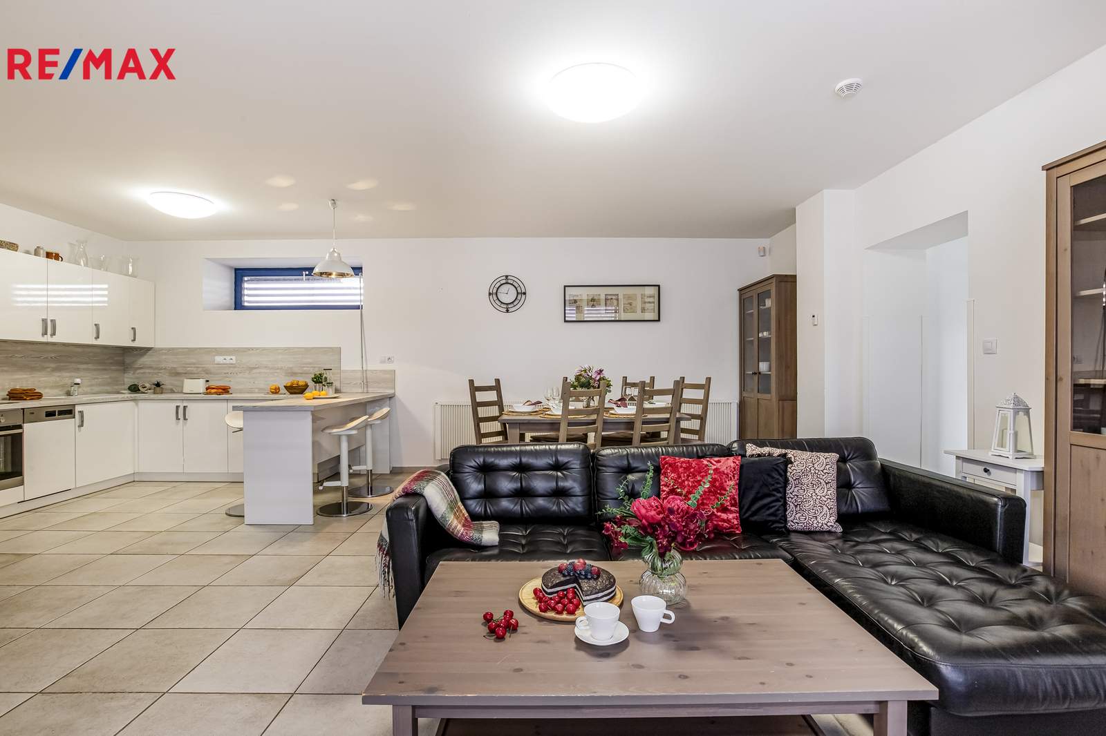 Obývací pokoj, jídelní kout