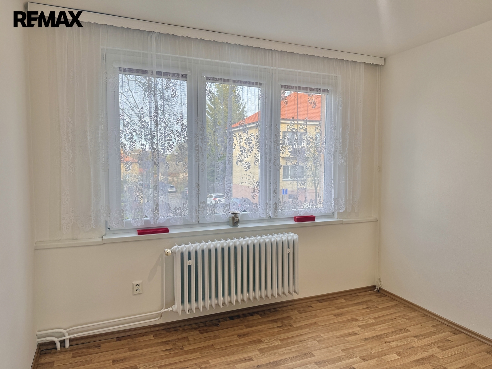 1. neprůchozí pokoj