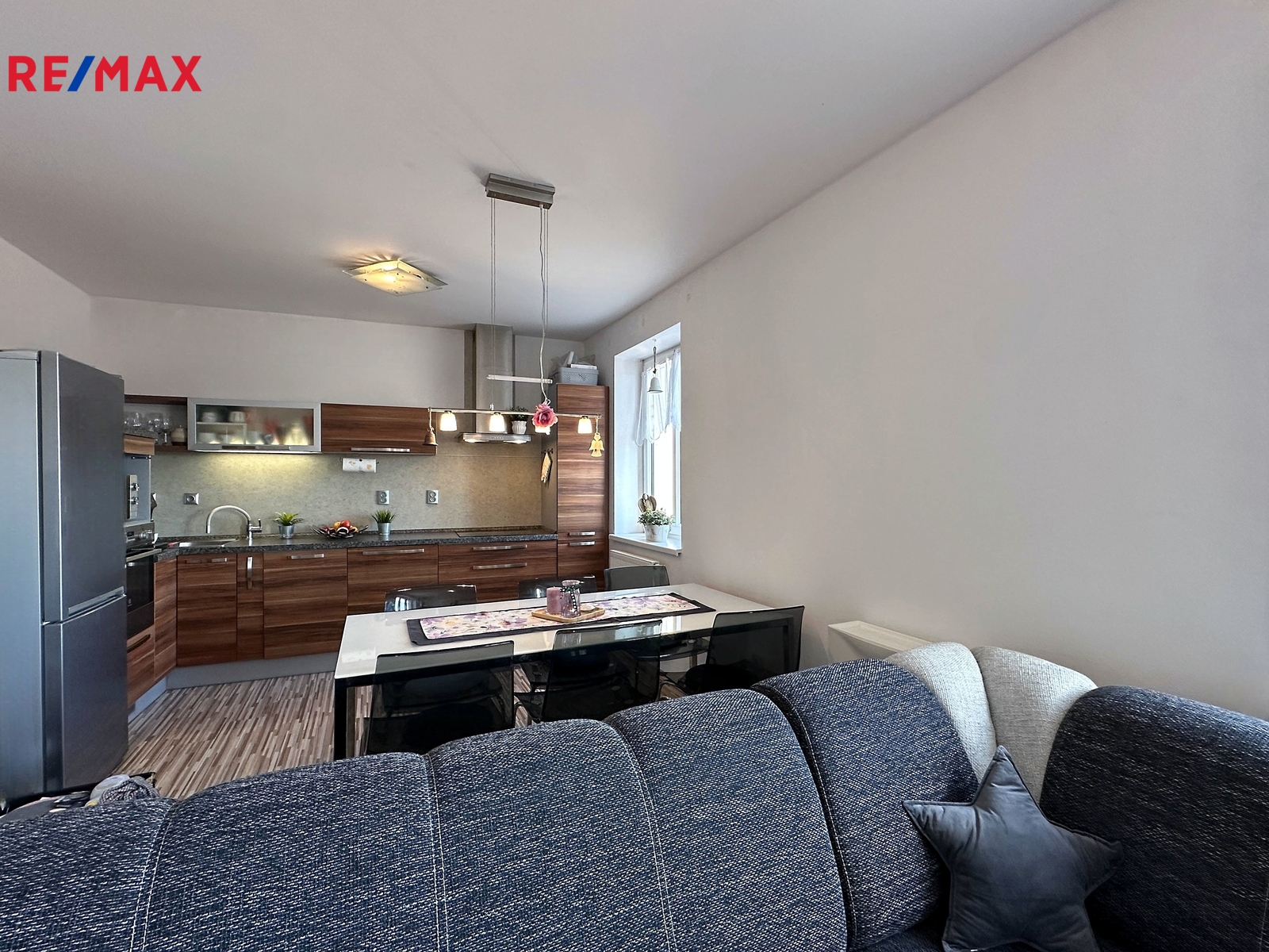 Obývací pokoj + kk