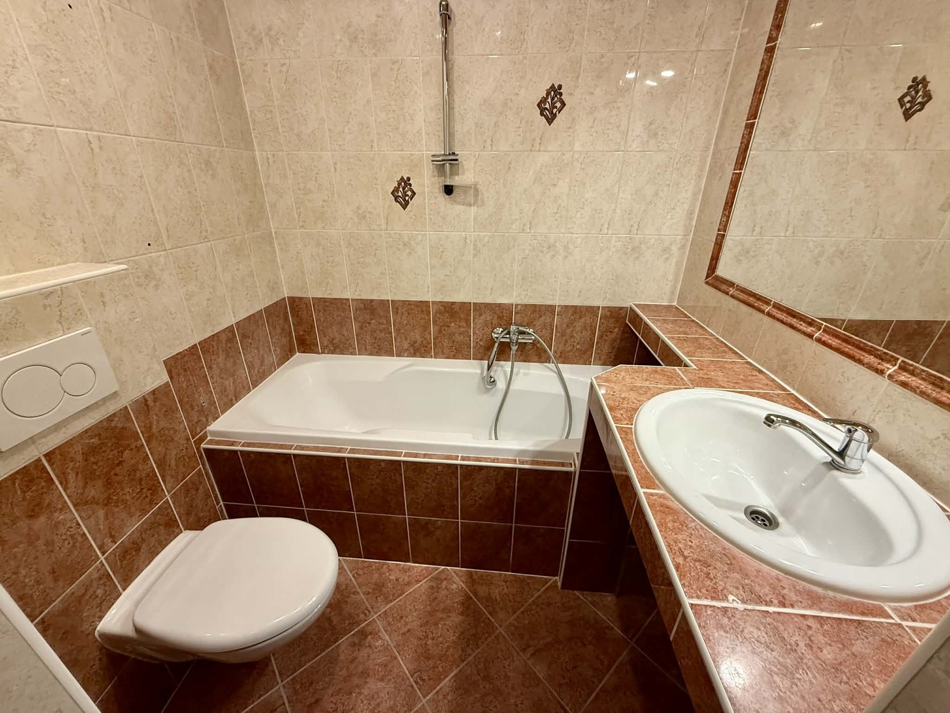 500c5b86-9505-48c7-9c96-3658dcb1e292