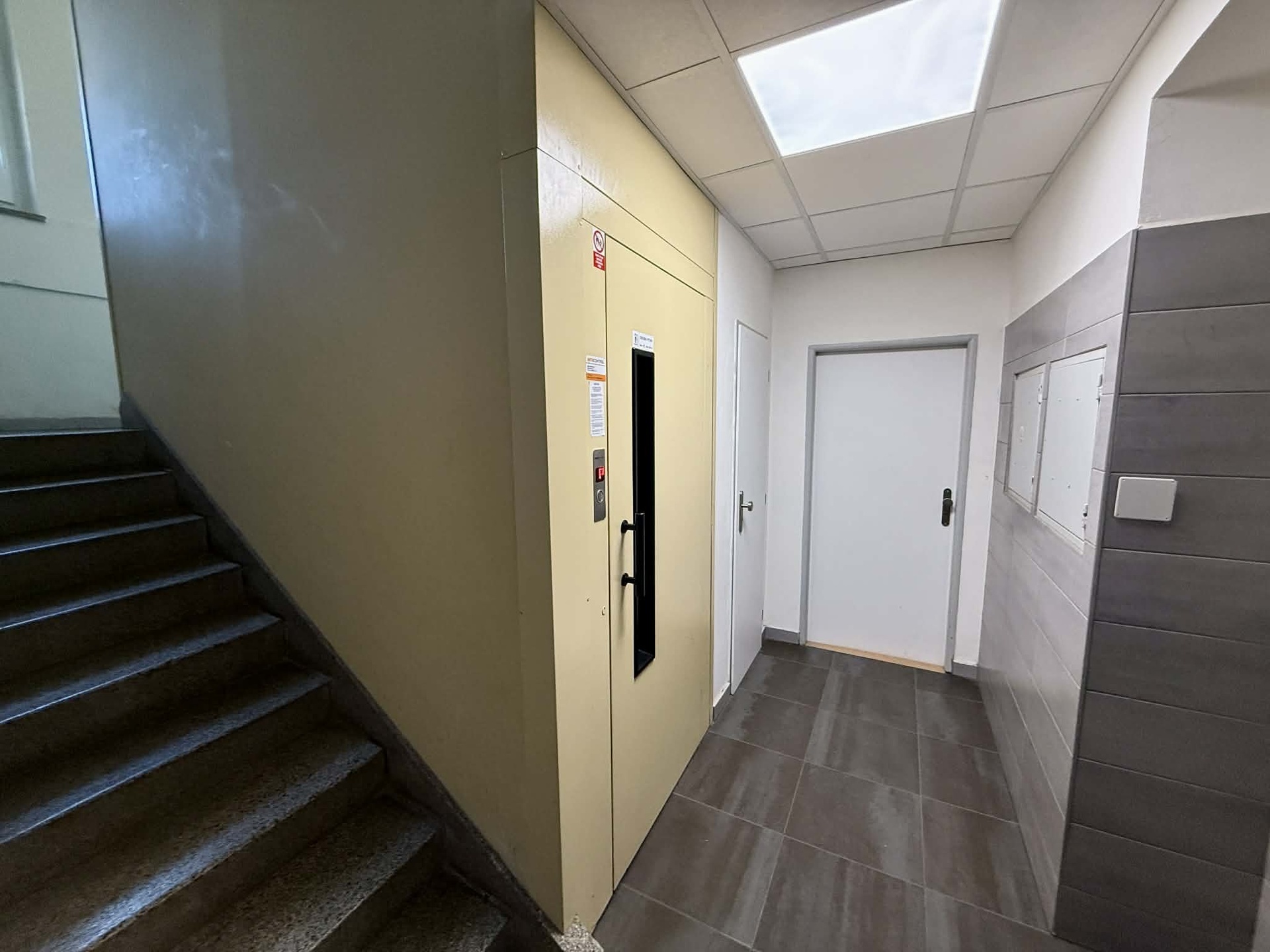 20fc7bb8-dec6-4391-b9ff-5be927797719