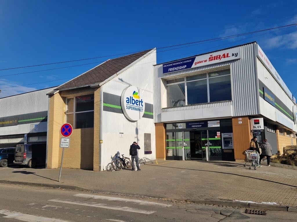 obchodní_dům_vchod