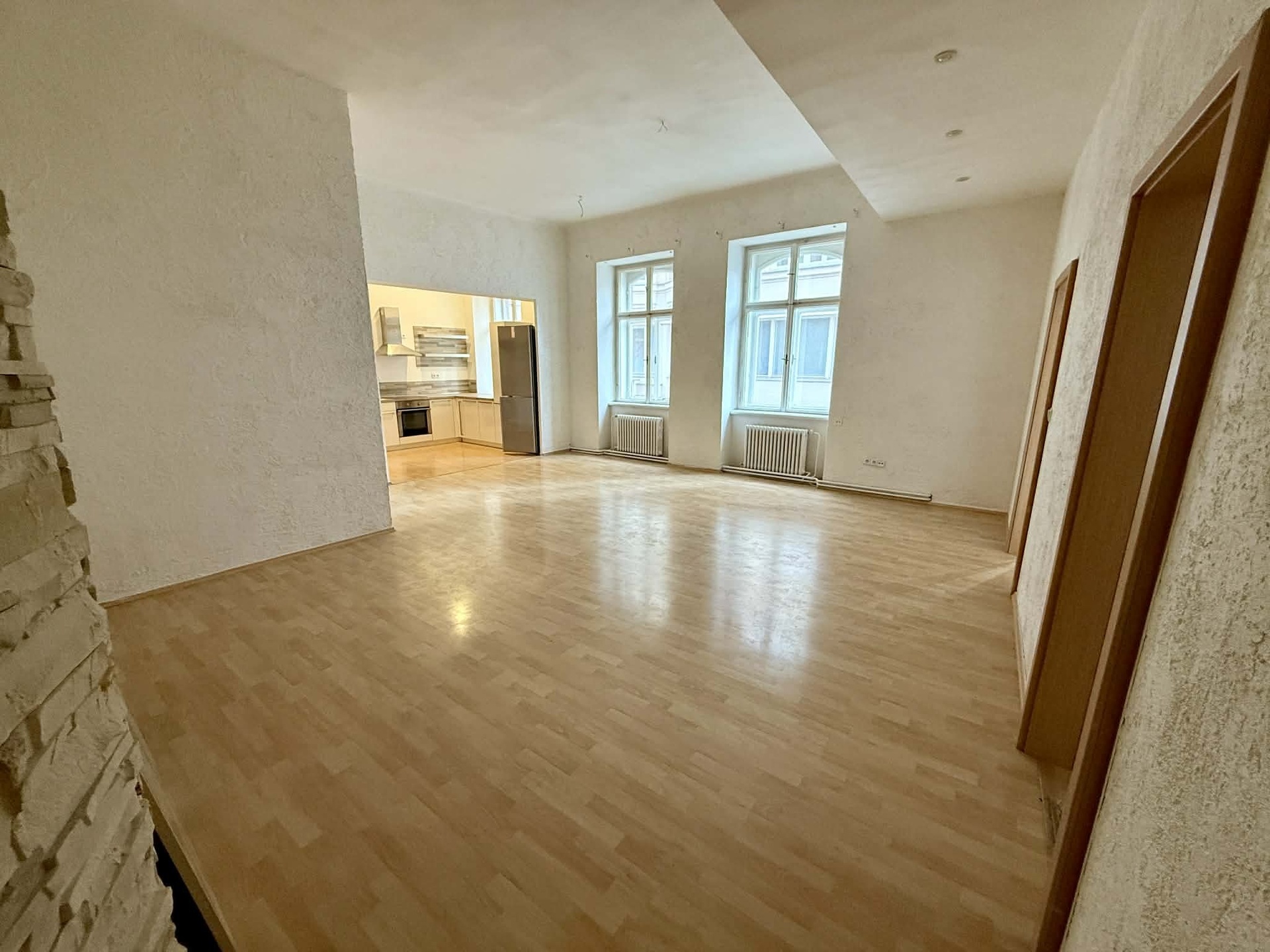 29f525a5-b7ff-4dc6-8f54-ee98f99f06e3