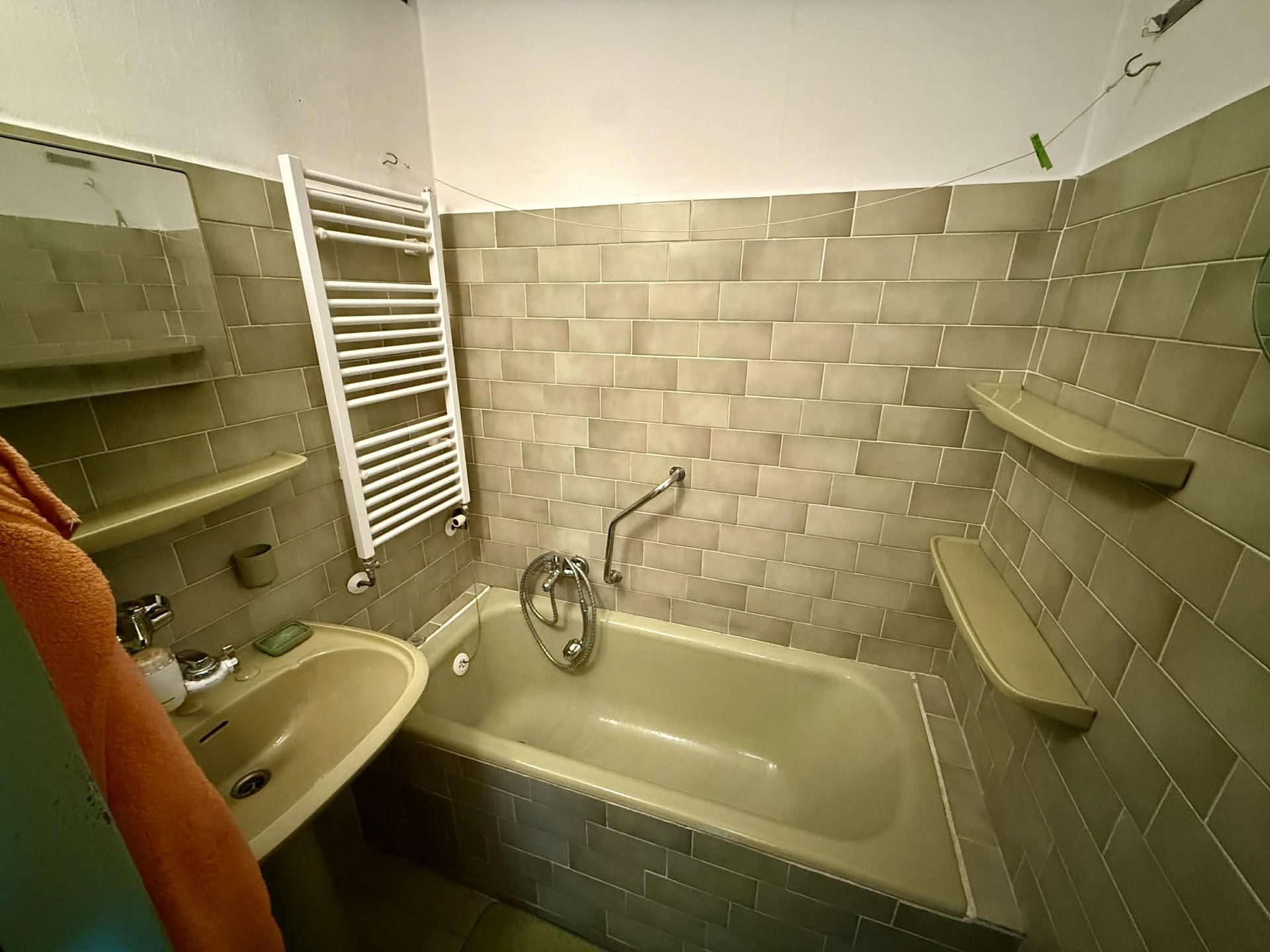 b02329db-4d3d-4ed4-b189-94451eff4430