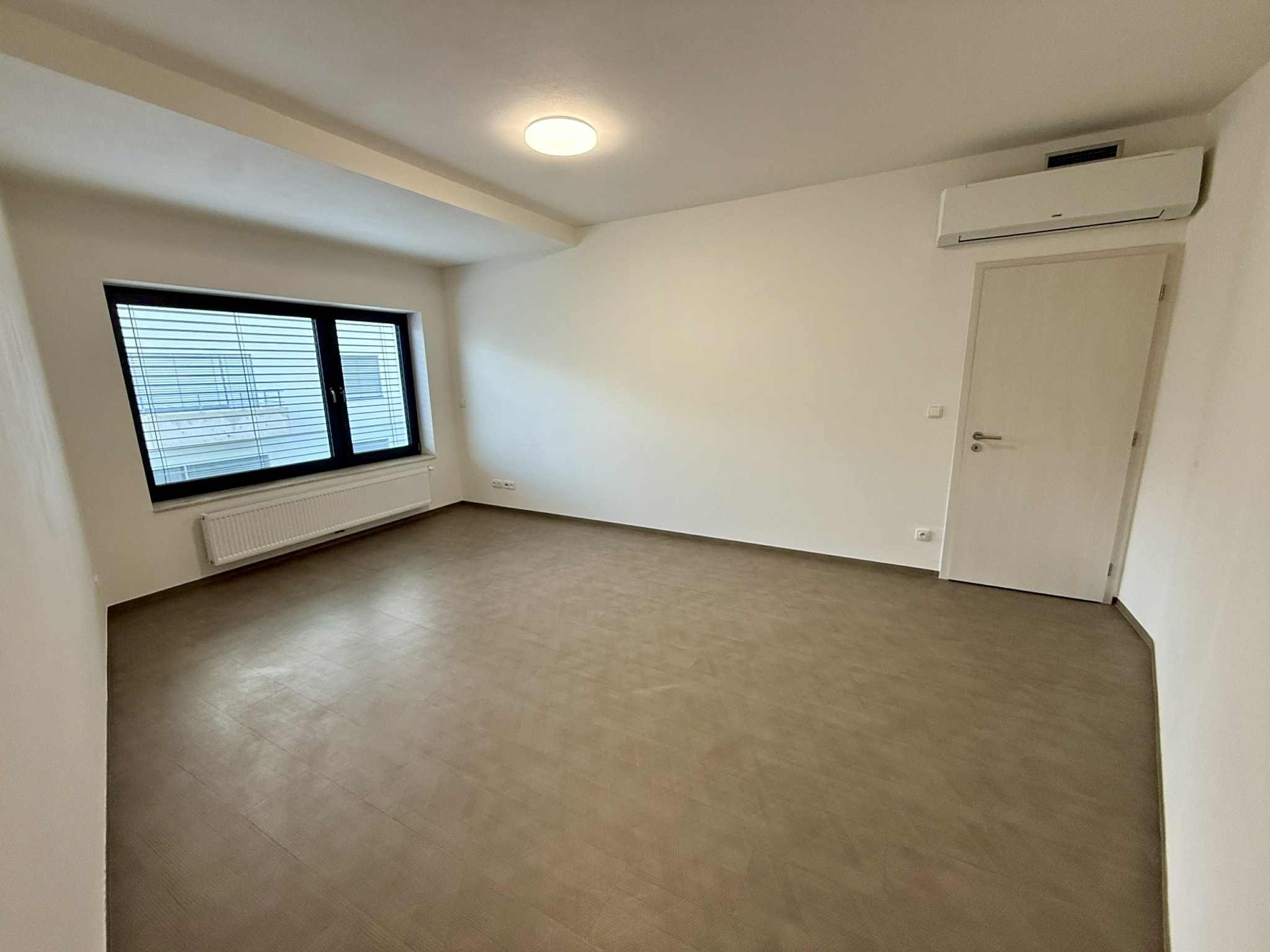 e70781bd-05bb-4a94-9677-51e16614466a