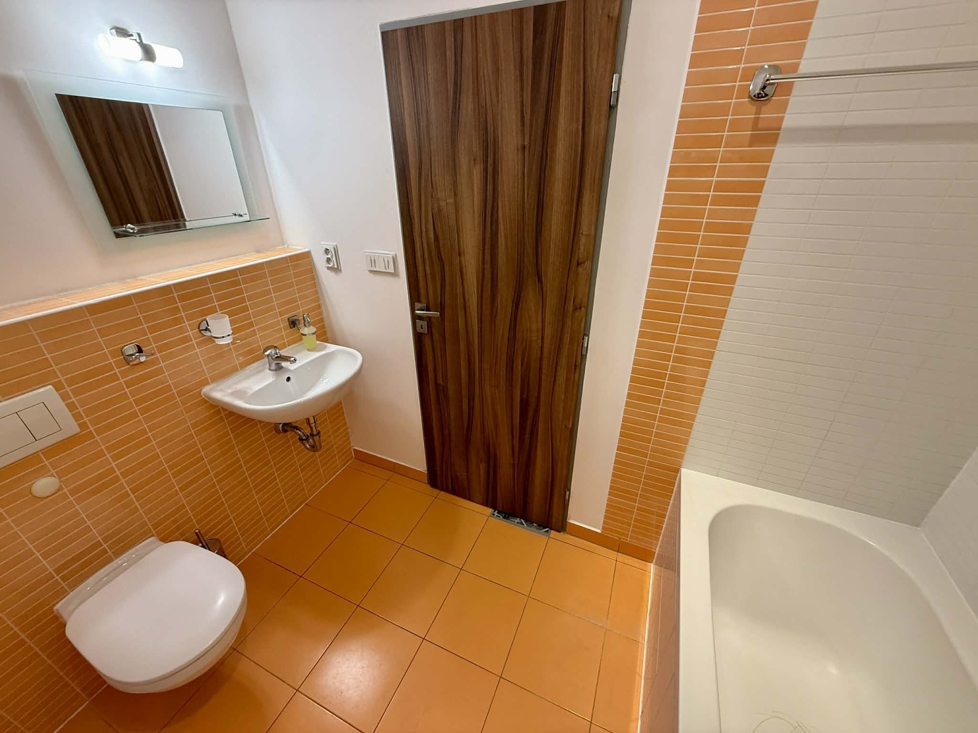 6da13cd4-a810-449b-b34e-e6f9ebee6073