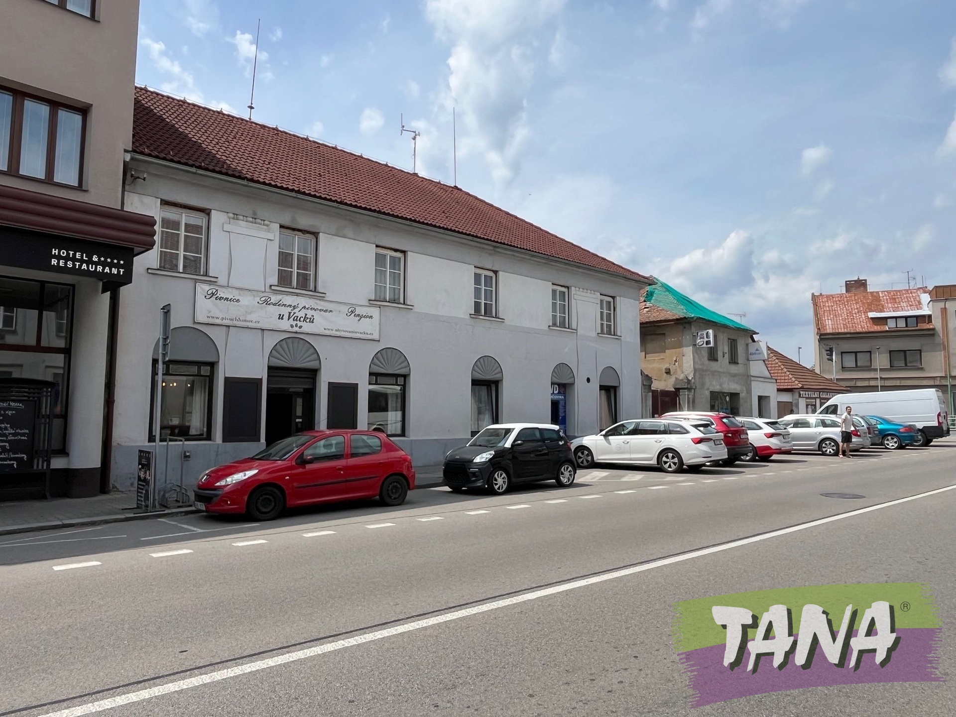pivnice a byt v přízemí