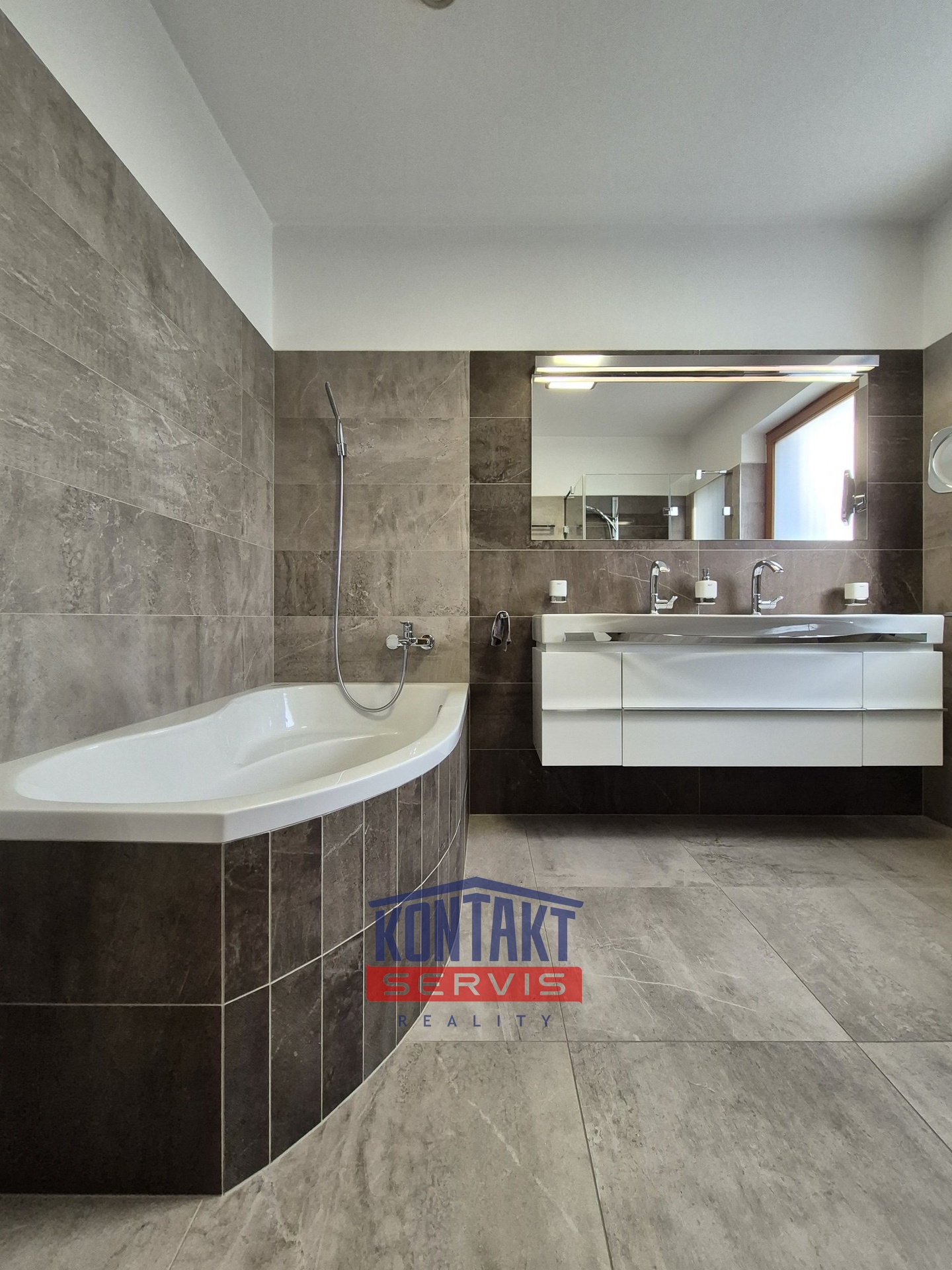 20251118_104021_resized