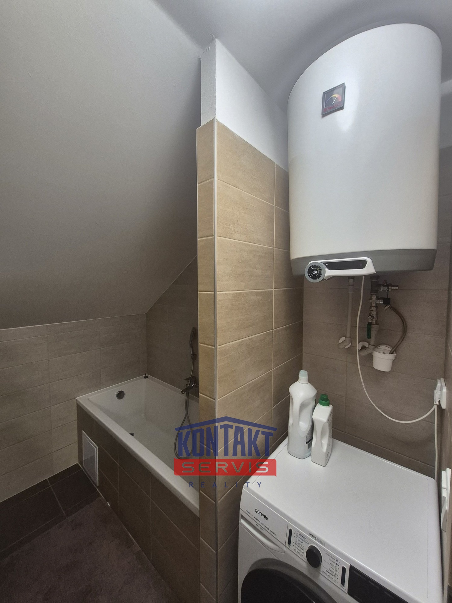 20260303_163640_resized