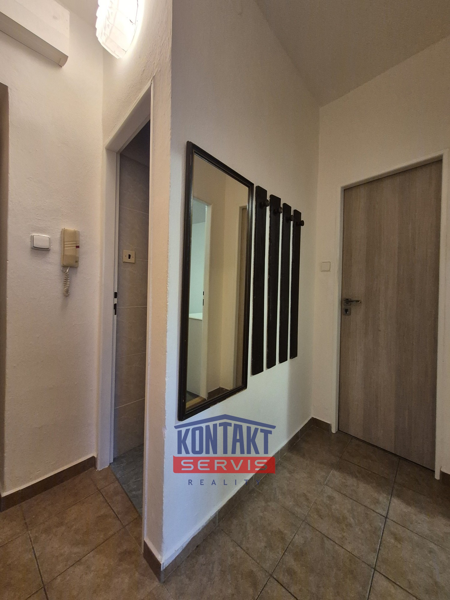 20251031_161947_resized