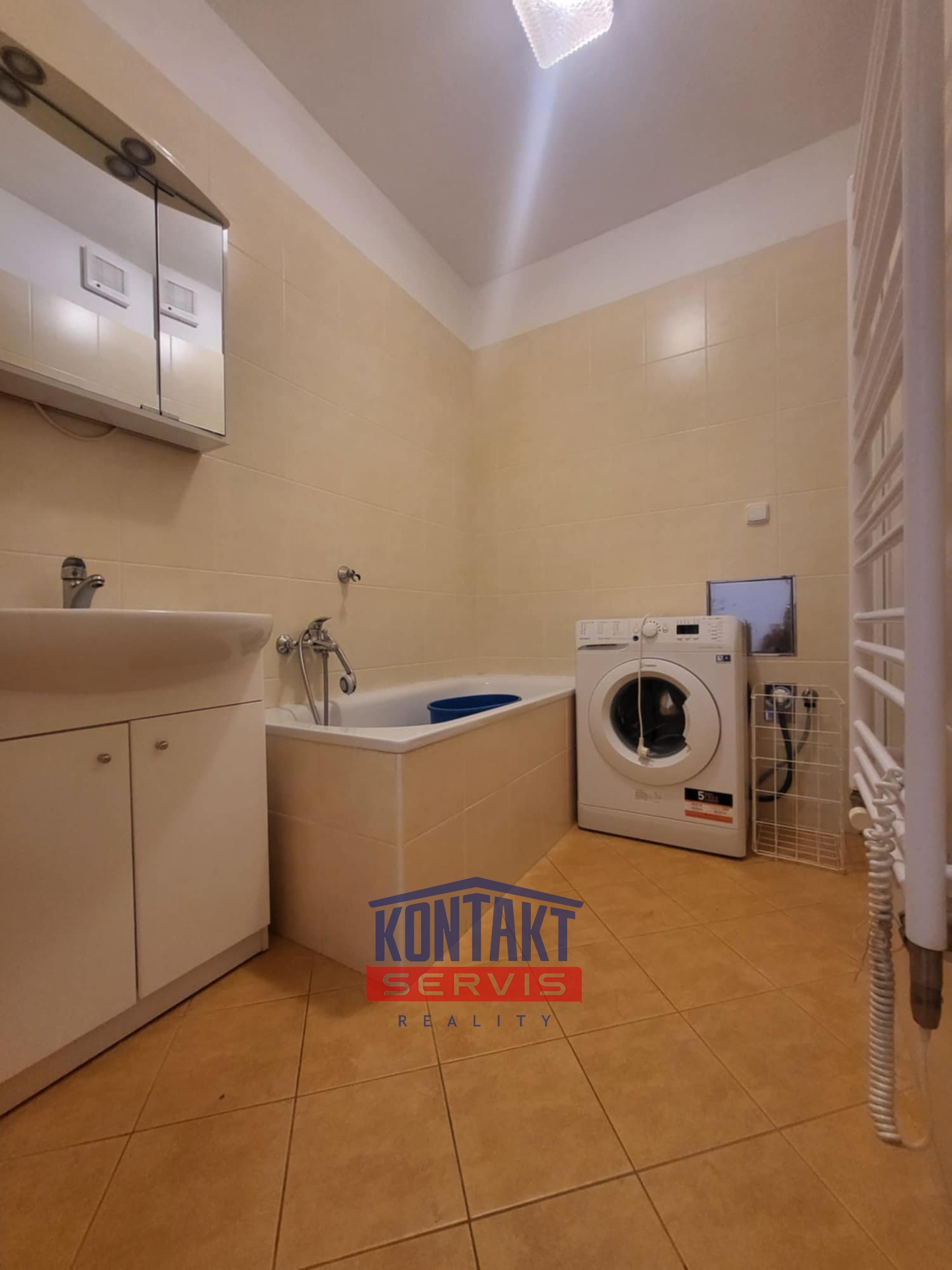 Messenger_creation_89796124-EC38-45EE-A5B8-17EC26B483D0