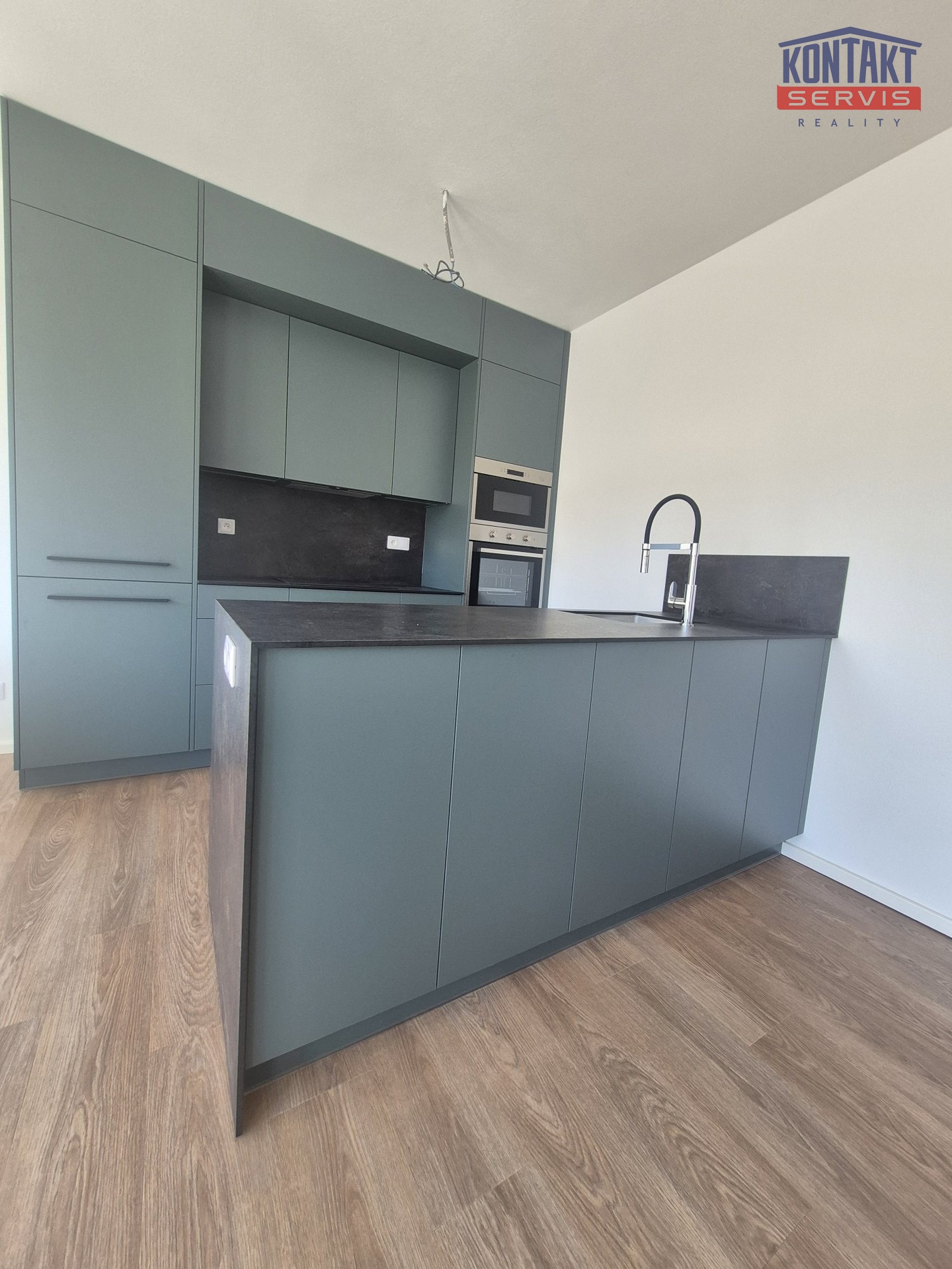 20260407_142130_resized