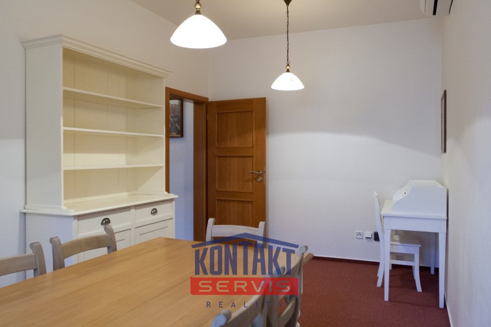 kancelar1_005