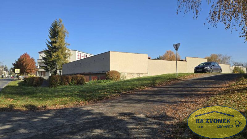 Pozemek 617 m2 pro výstavbu bungalovu 4+kk, Kroměříž