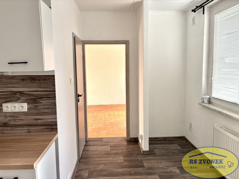 Pronájem panelového bytu 3+1, 61 m2, Nádražní, Šternberk