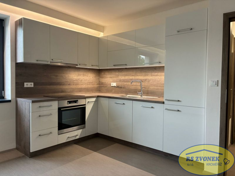 Pronájem cihlového bytu 3+kk, 72 m2, Hlušovice