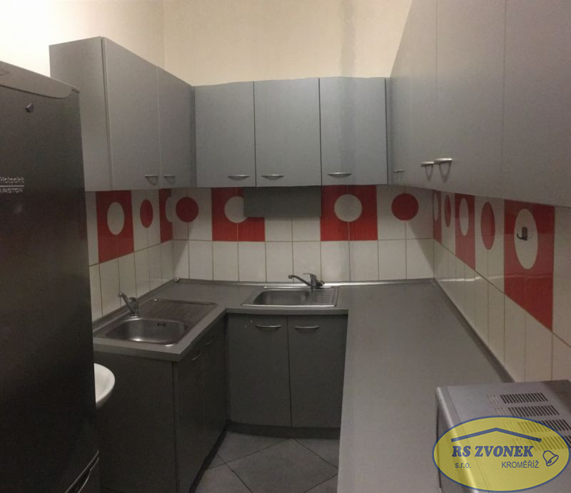 Pr. komerčních prostor 14 m2, centrum, Šternberk