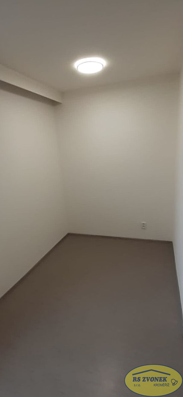 Pronájem cihlového bytu 1+1, Hlušovice