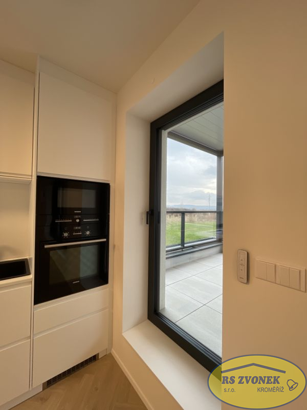 Pronájem novostavby bytu 3 + kk s terasou, Holešov