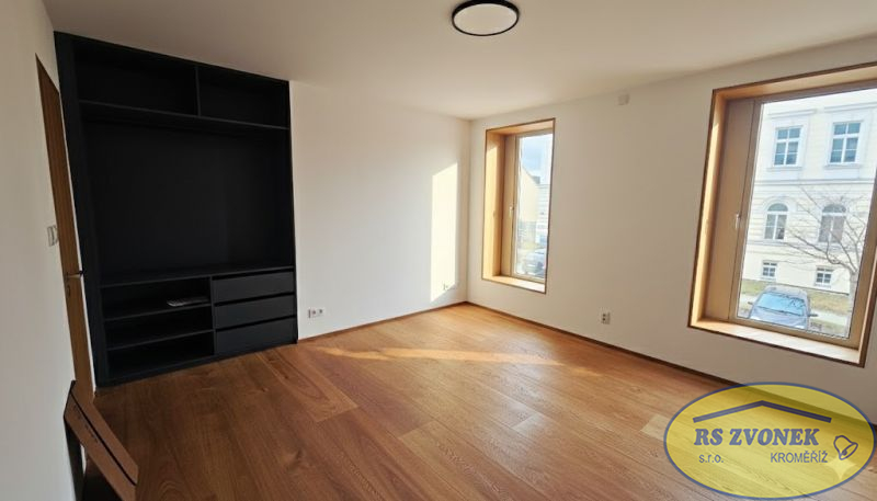 Pronájem nadstandard. bytu 2+kk v rezidenci Wechův dvůr, KM