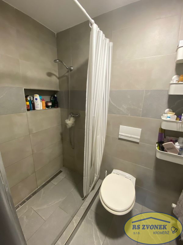 Prodej komerčního objektu, Bystřice p. Host.