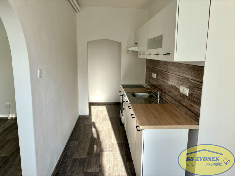 Pronájem panelového bytu 3+1, 61 m2, Nádražní, Šternberk