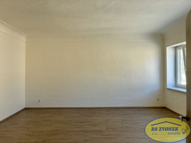 Pronájem cihlového bytu 2+kk, 63 m2, centrum, Šter