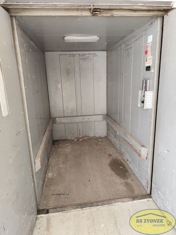 Skladovací a výrobní prostory, OL