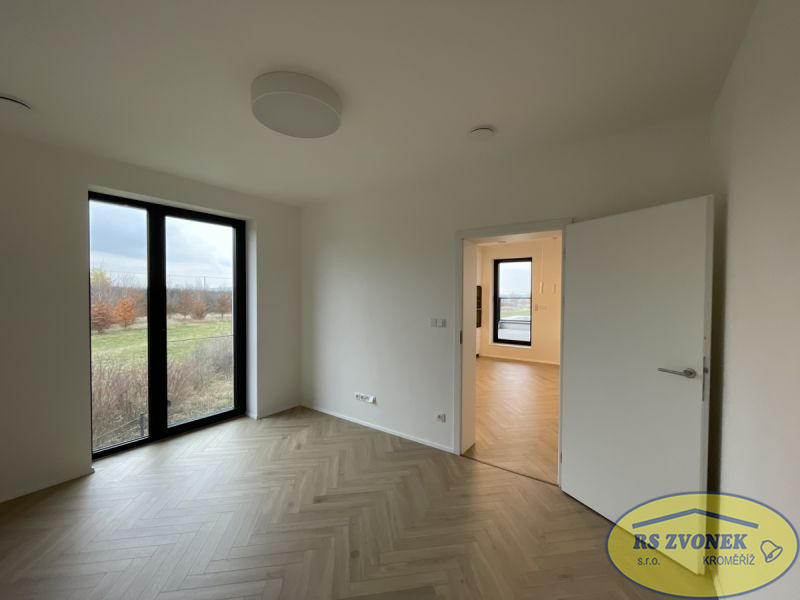 Pronájem novostavby bytu 3 + kk s terasou, Holešov